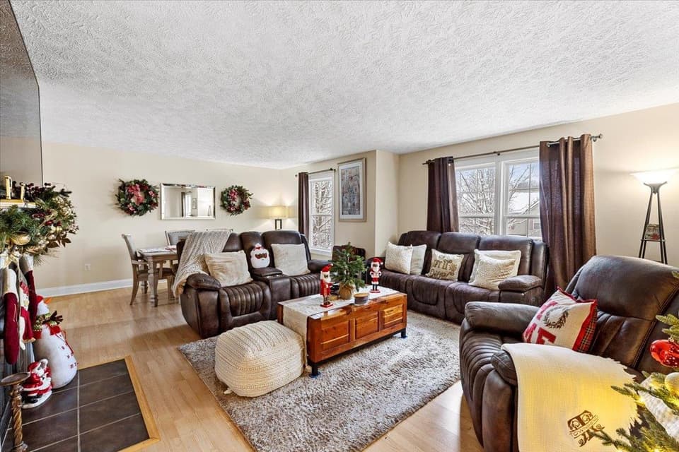 910 Oak Tree Boulevard, photo 6 of 40