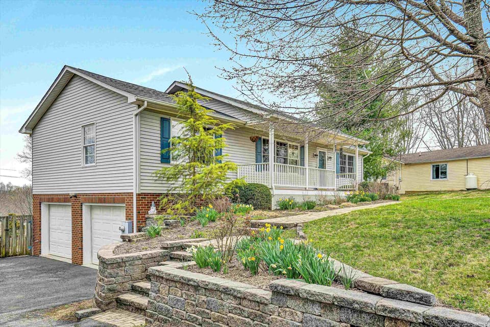 185 Howery Street, Christiansburg, VA