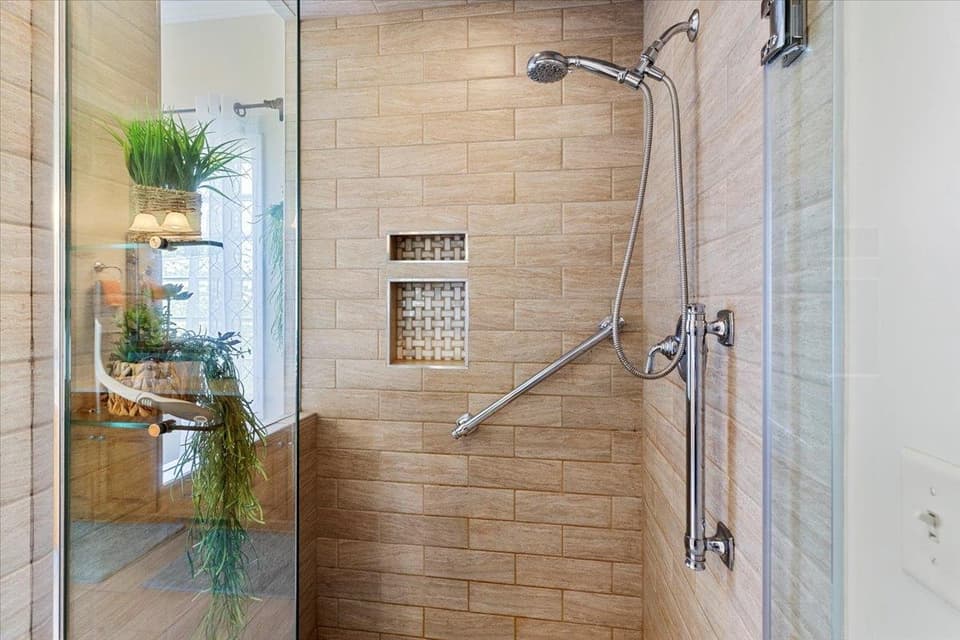 2280 Lake Vista Drive, photo 25 of 40