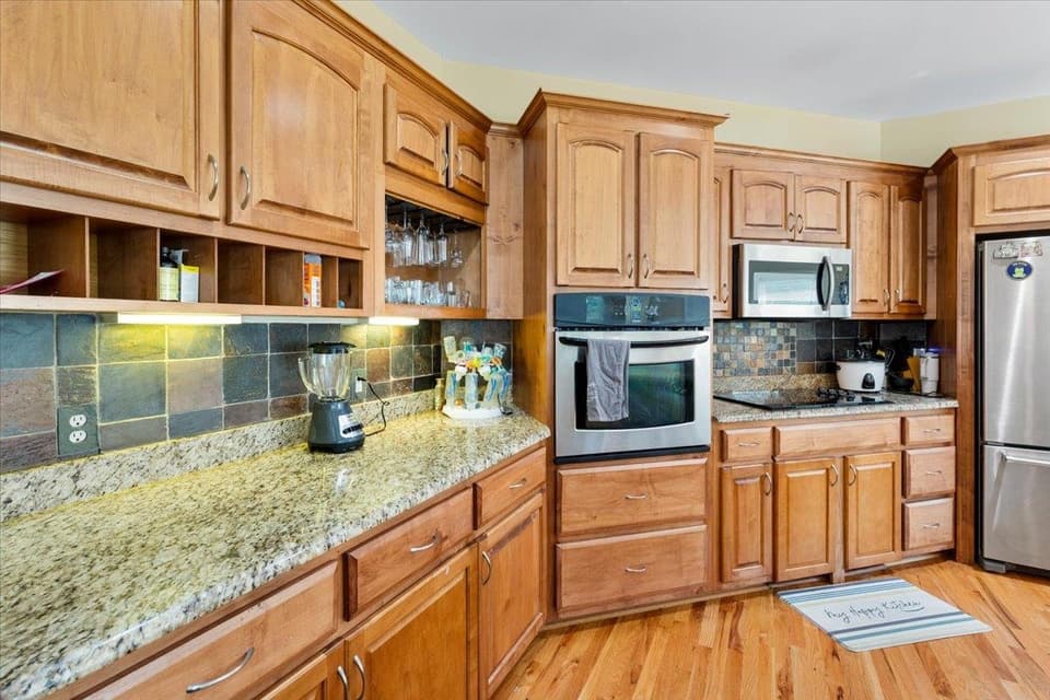 1015 Falor Lane, photo 16 of 40