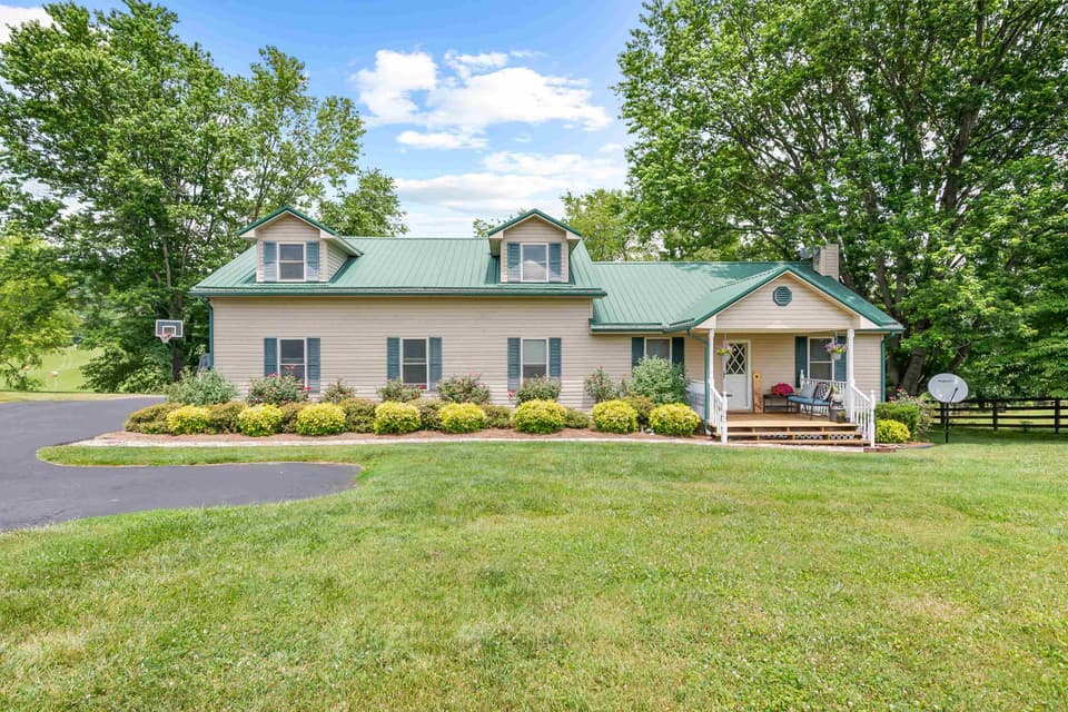 2056 Radford Road, photo 2 of 40
