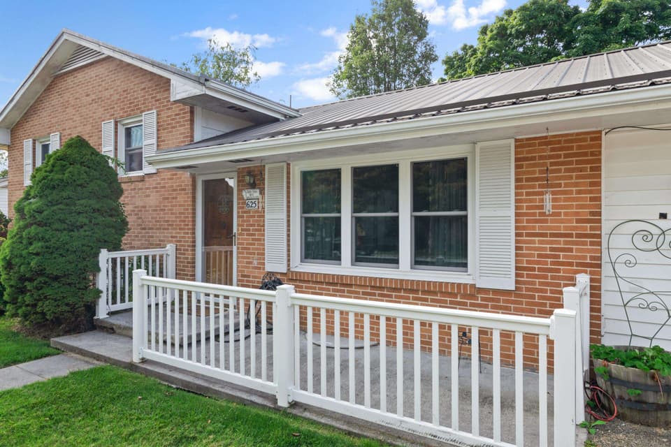 625 Betty Drive, photo 34 of 40