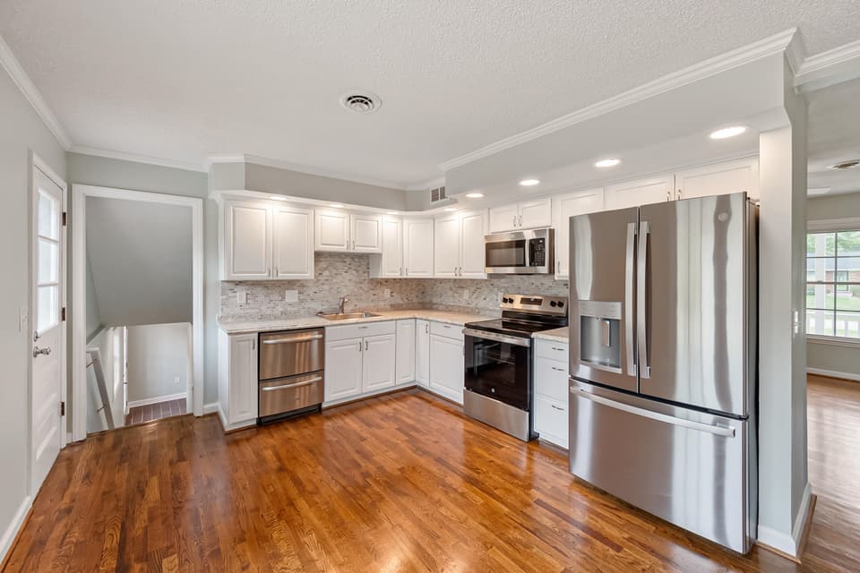 265 Ash Drive, photo 10 of 35