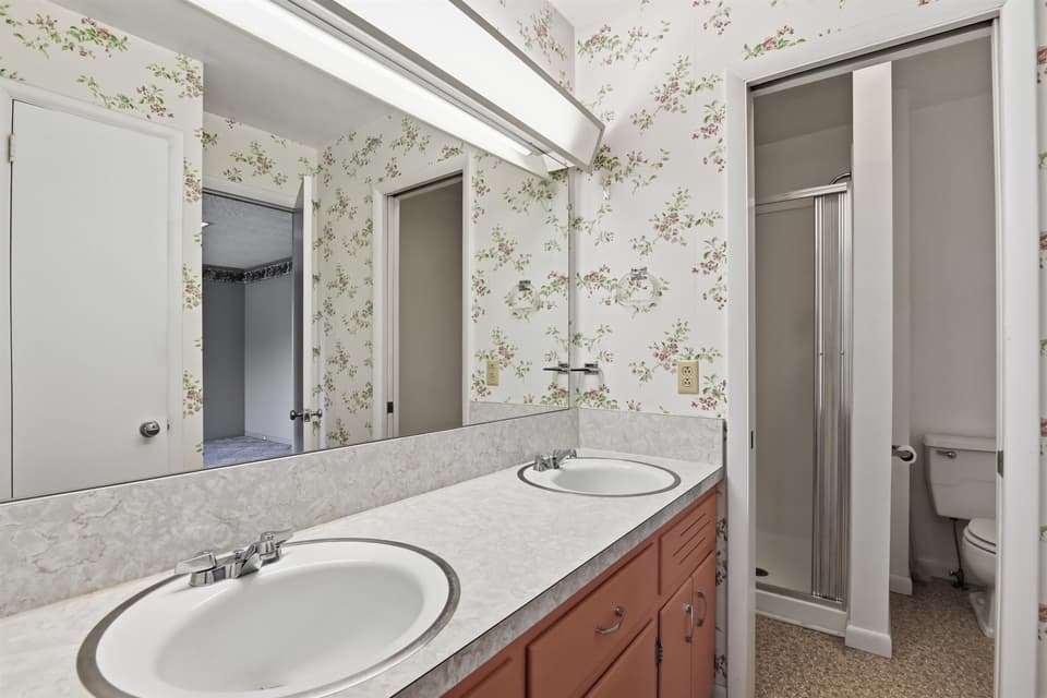 280 Cheverly Drive, photo 19 of 40