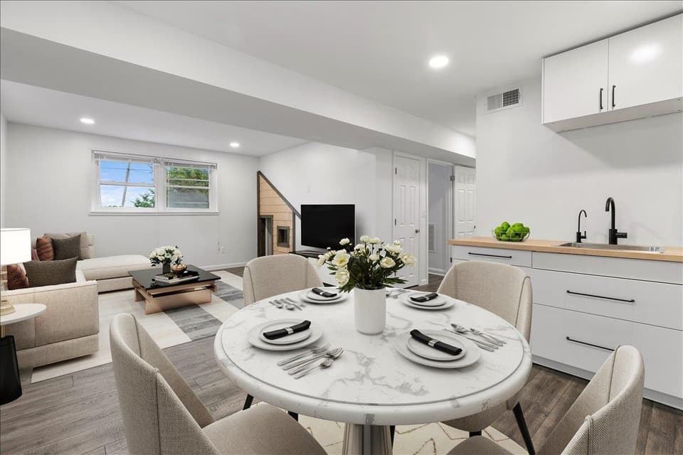 120 SE Howery Street, photo 29 of 40