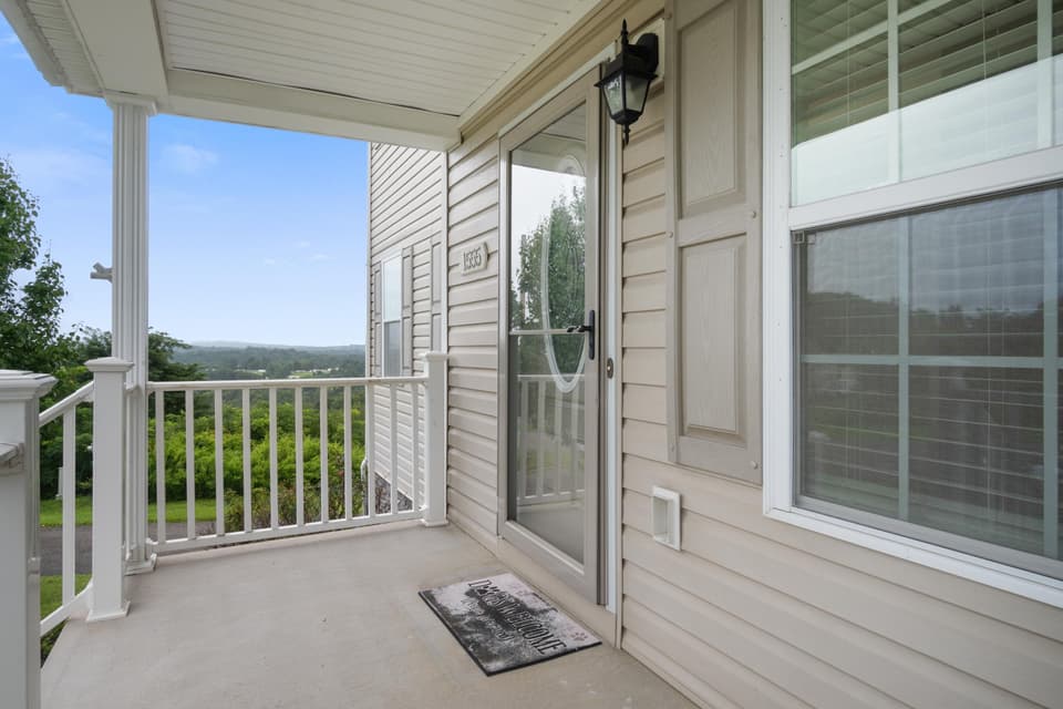 1555 Sherwood Drive, photo 5 of 40