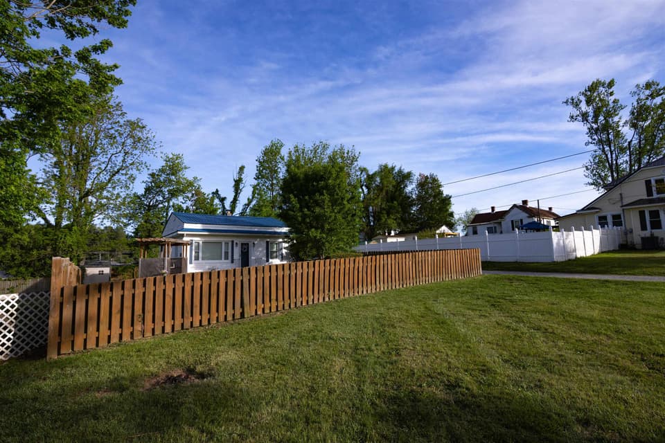 211 Alleghany Street SE, photo 4 of 24