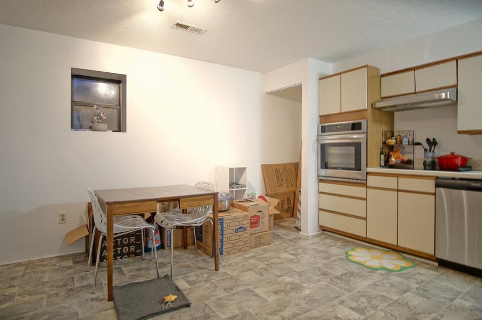 2598 Townhouse Drive, photo 7 of 25