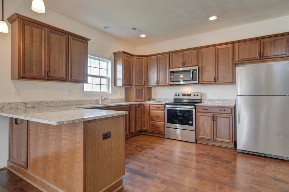 160 Roudabush Drive, photo 13 of 34