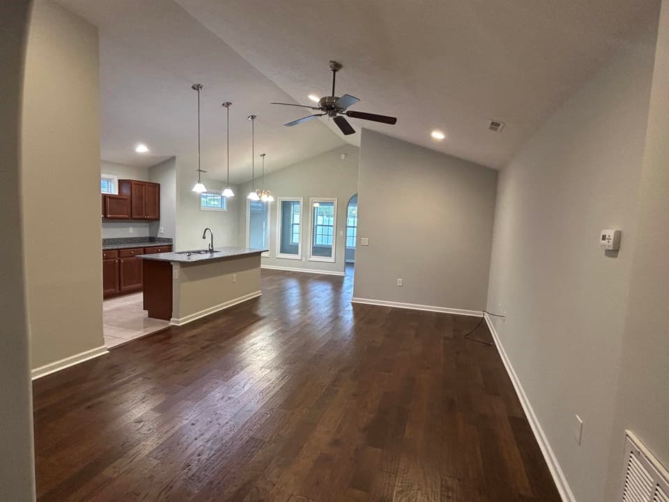 2225 Giles Drive, photo 2 of 23