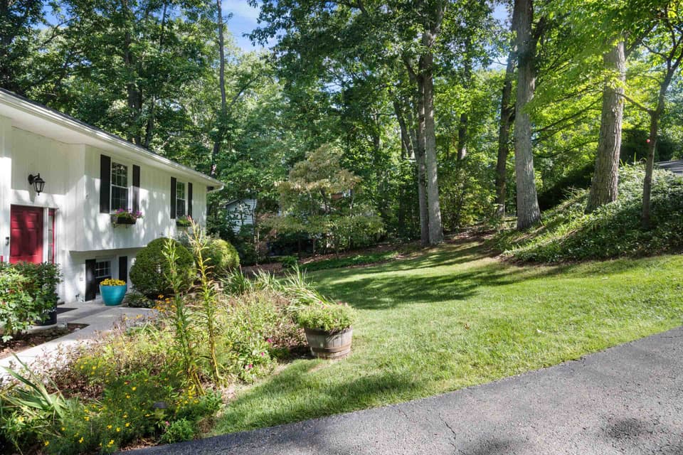 405 Tomahawk Drive, photo 7 of 40