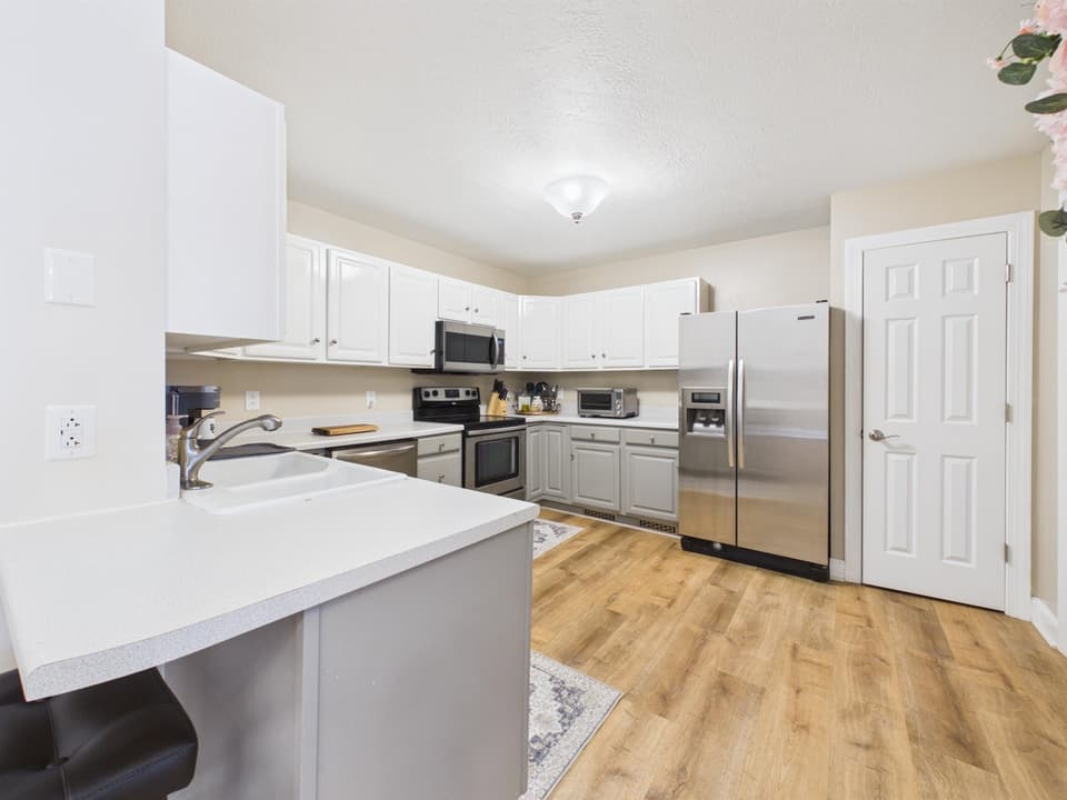 480 Gold Leaf Drive, photo 8 of 40