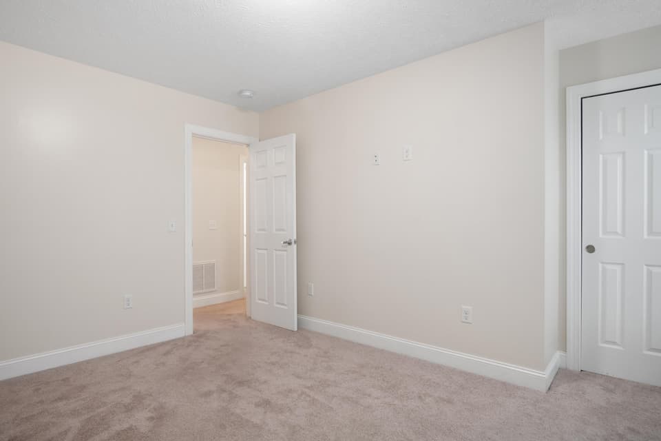 1555 Sherwood Drive, photo 33 of 40