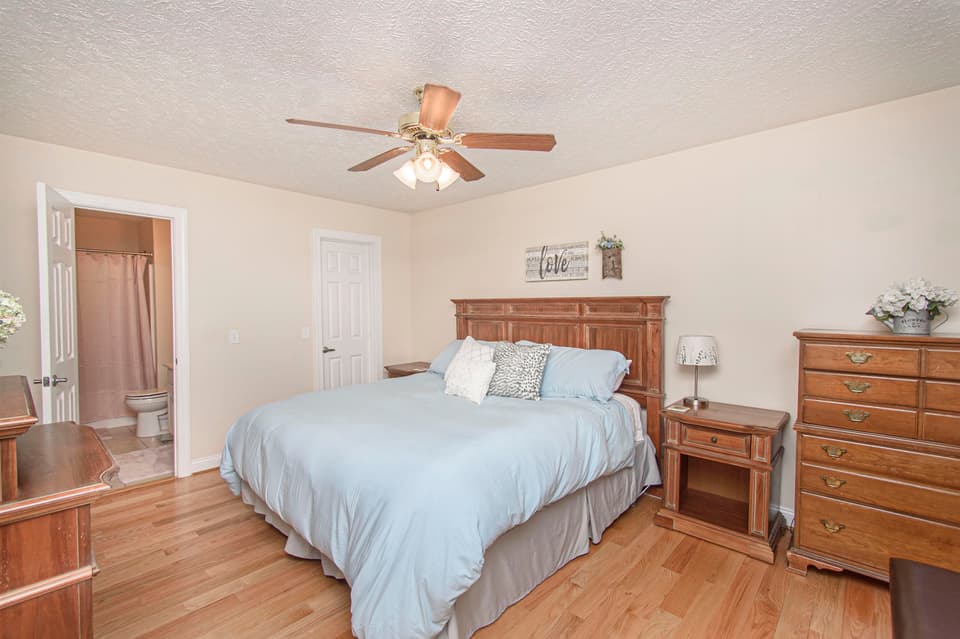 190 Robin Hood Drive, photo 21 of 40