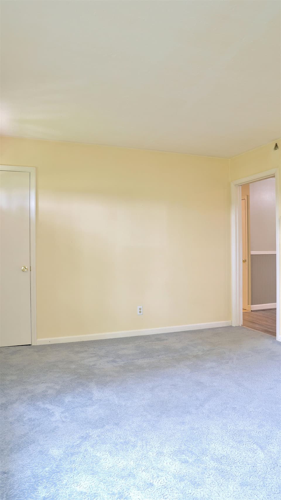2611 Kings Court, photo 16 of 40