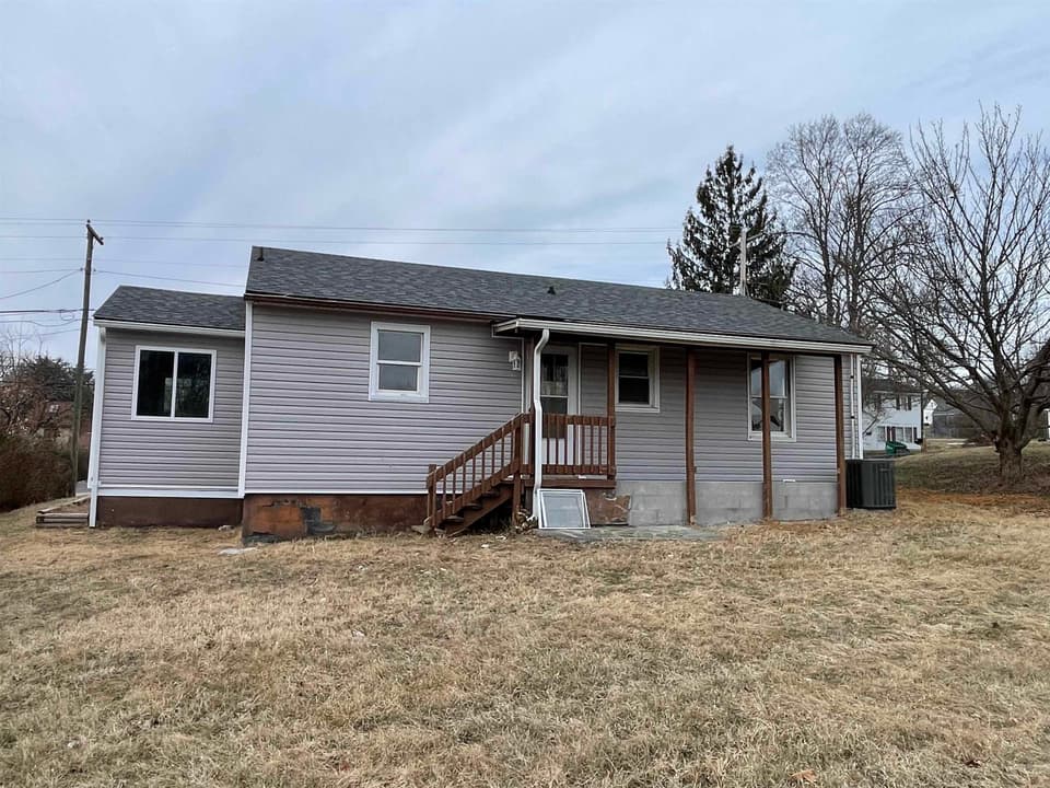 90 Clearview Drive, photo 15 of 17