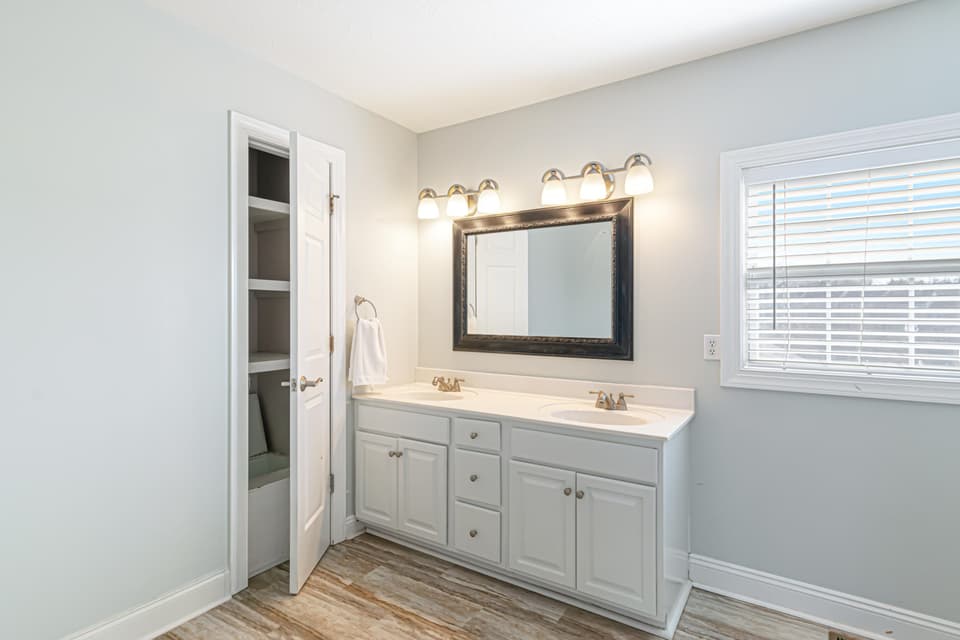 1730 Lions Drive, photo 39 of 40