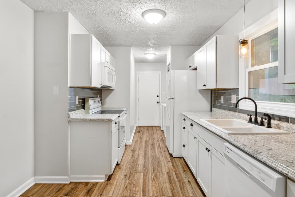 1155 Hans Meadow Road, photo 8 of 34