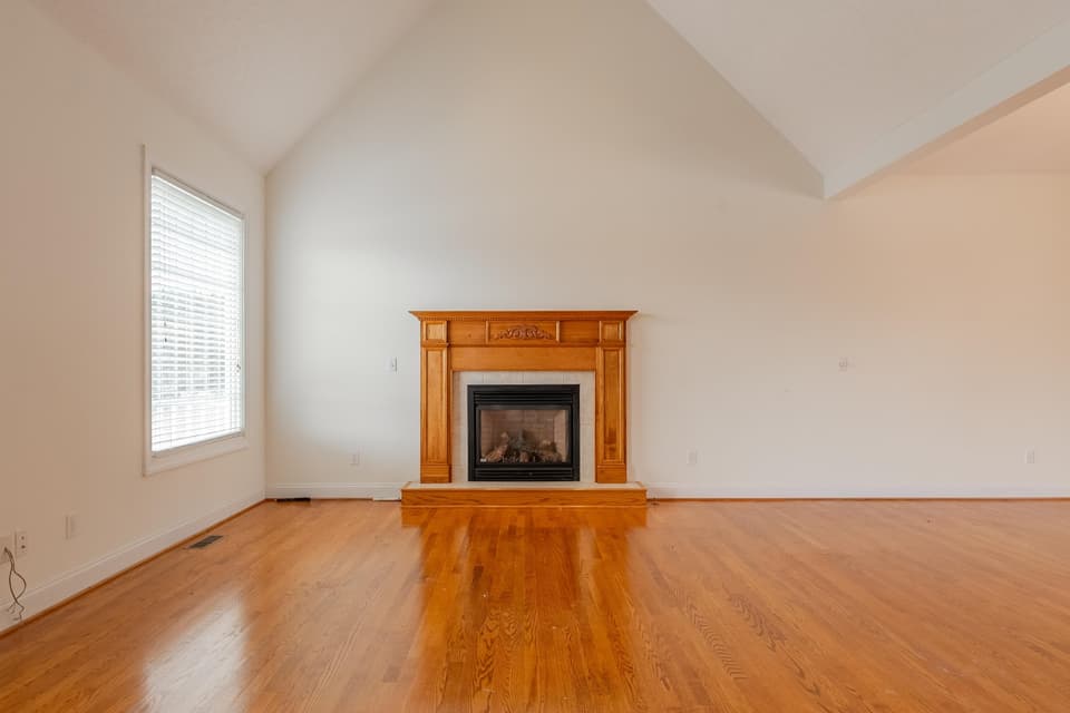 1125 Falcon Run, photo 17 of 40