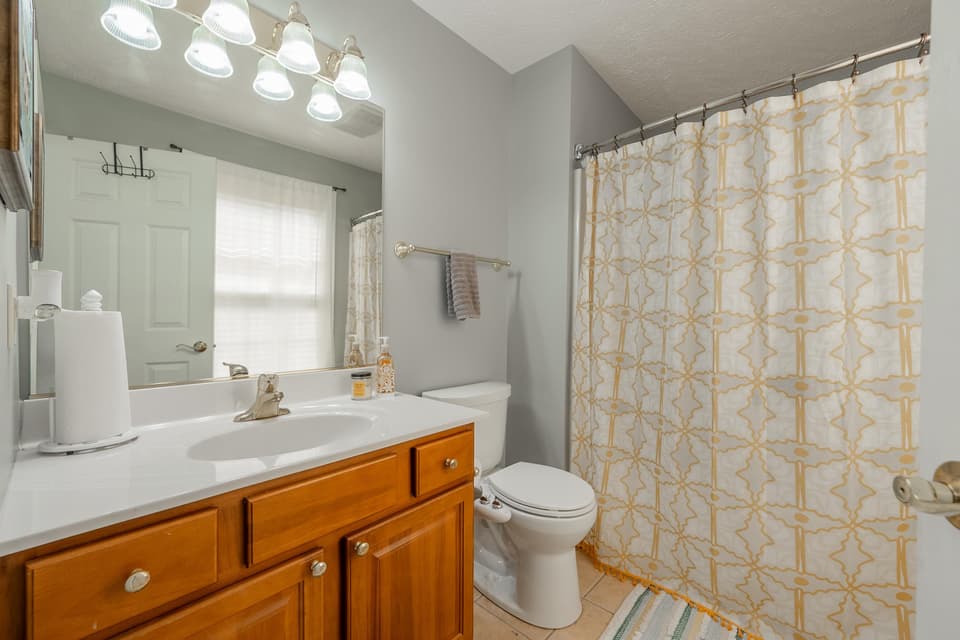 325 Oaktree Boulevard, photo 24 of 35