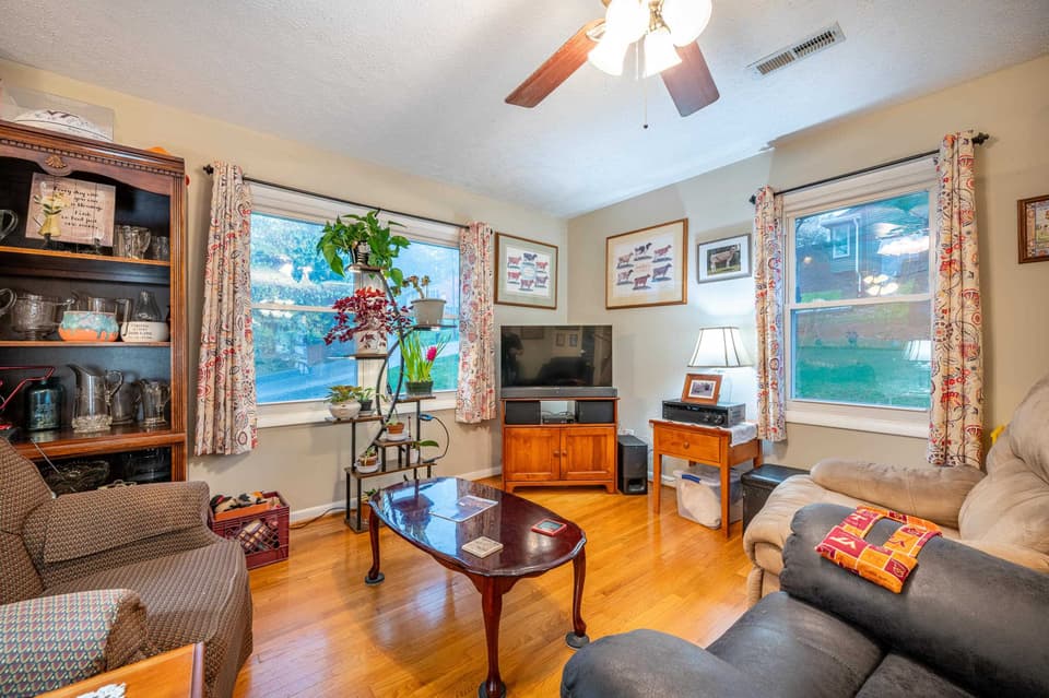 460 Mulberry Drive SW, photo 15 of 40