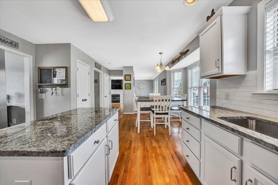735 George Edward Via, photo 16 of 38