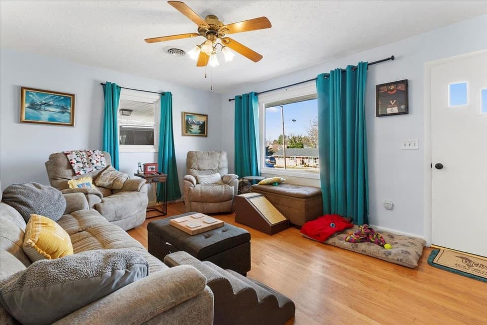 60 Overland Drive, photo 5 of 38