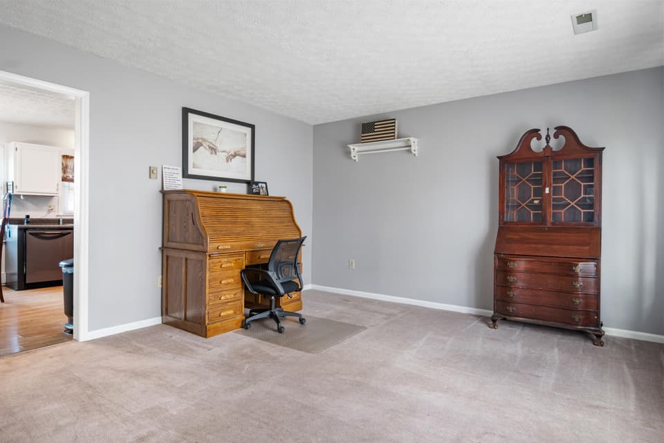 520 Hemlock Street, photo 12 of 40