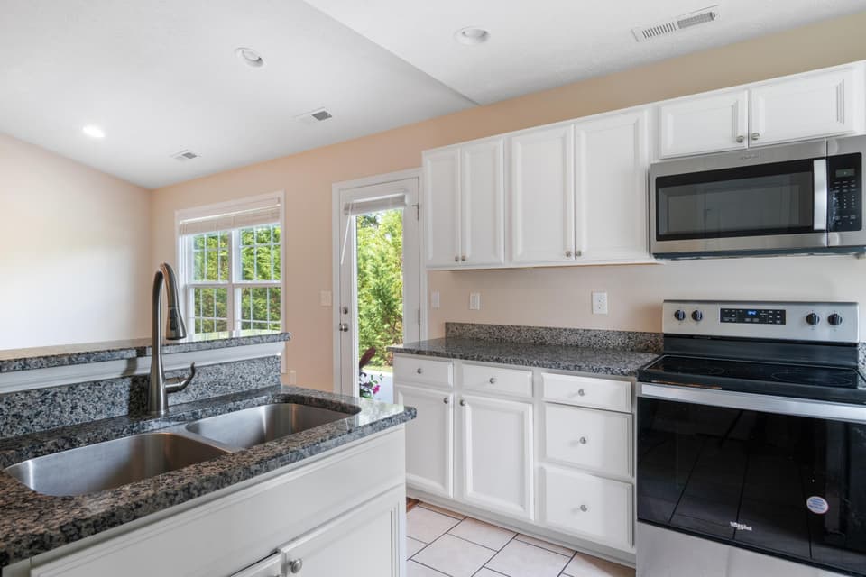 2030 Glade Drive, photo 16 of 32
