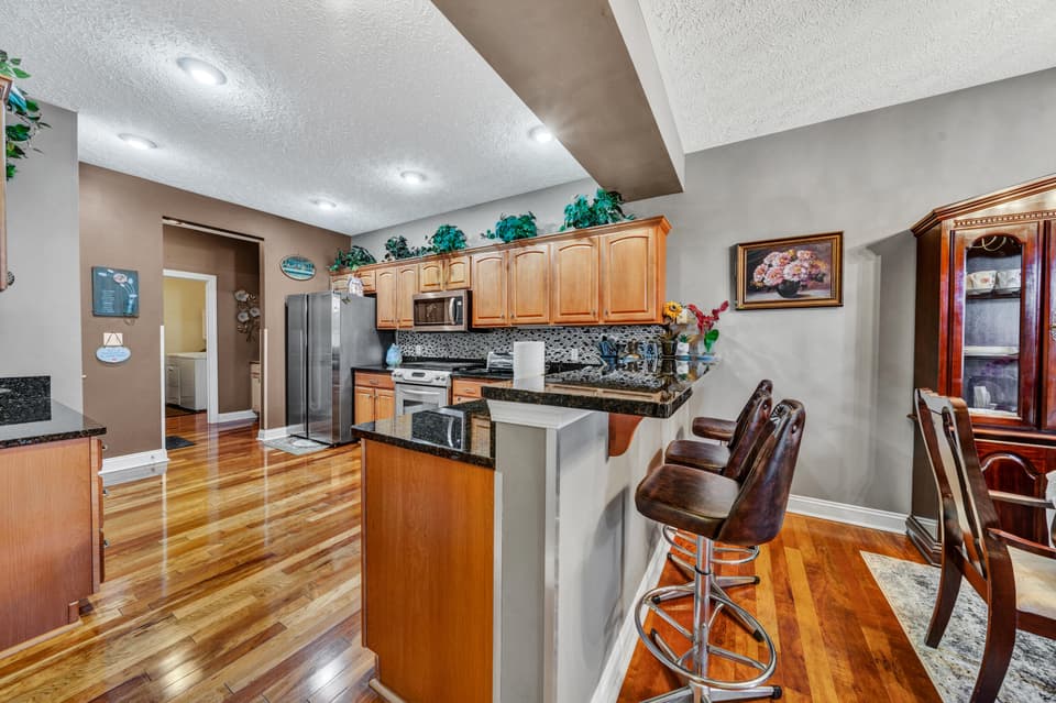 55 Revolution Cir, photo 12 of 35