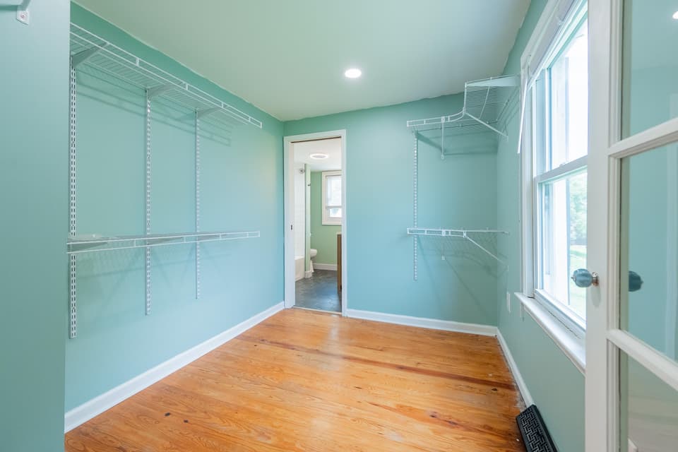 220 Clearview Drive, photo 21 of 34