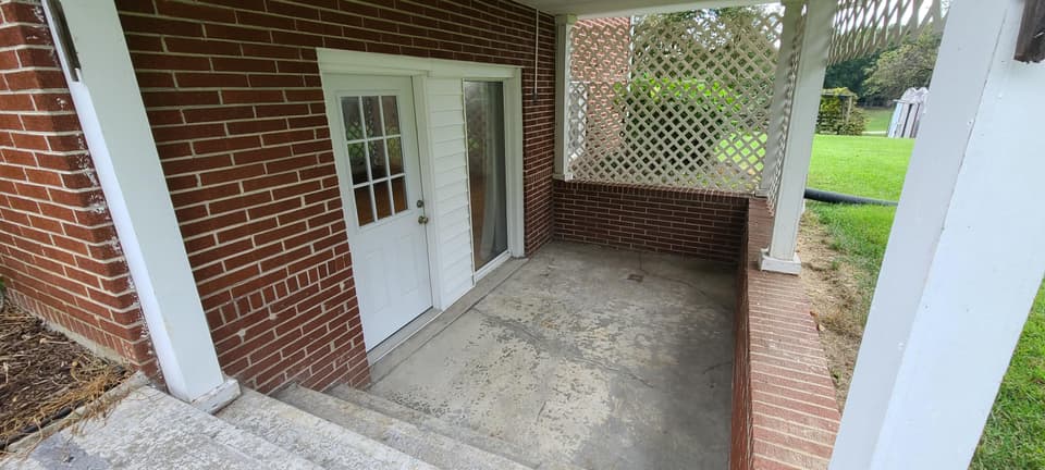 1699 Harman Dr, photo 9 of 39