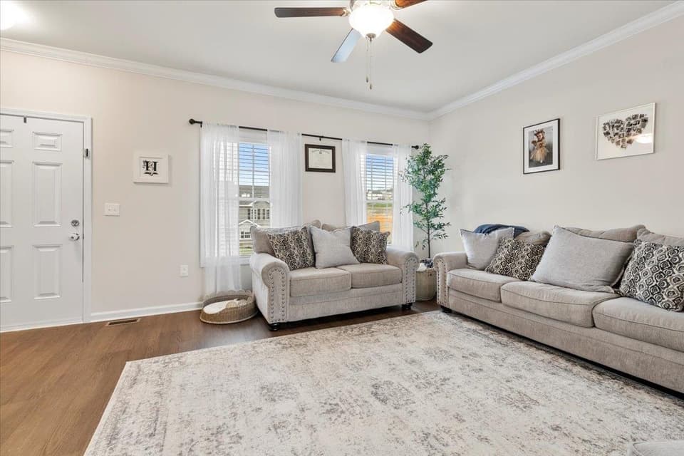 980 Holland Loop NW, photo 13 of 40