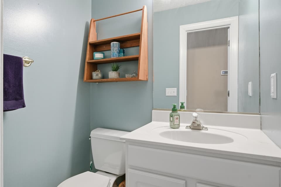 585 Silver Leaf Drive, photo 14 of 39