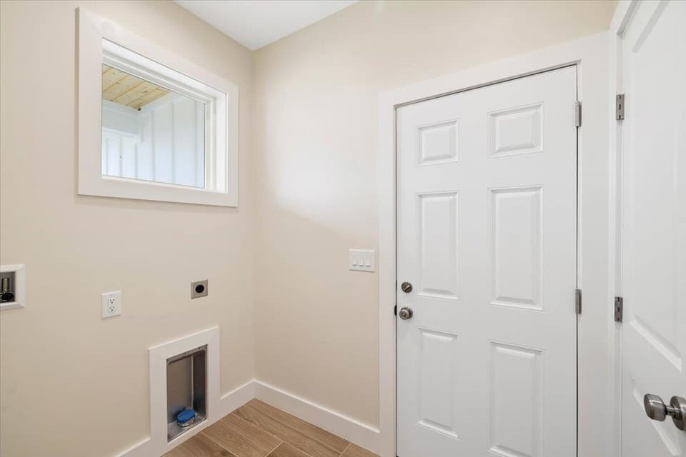 4480 Fairview Drive, photo 35 of 36