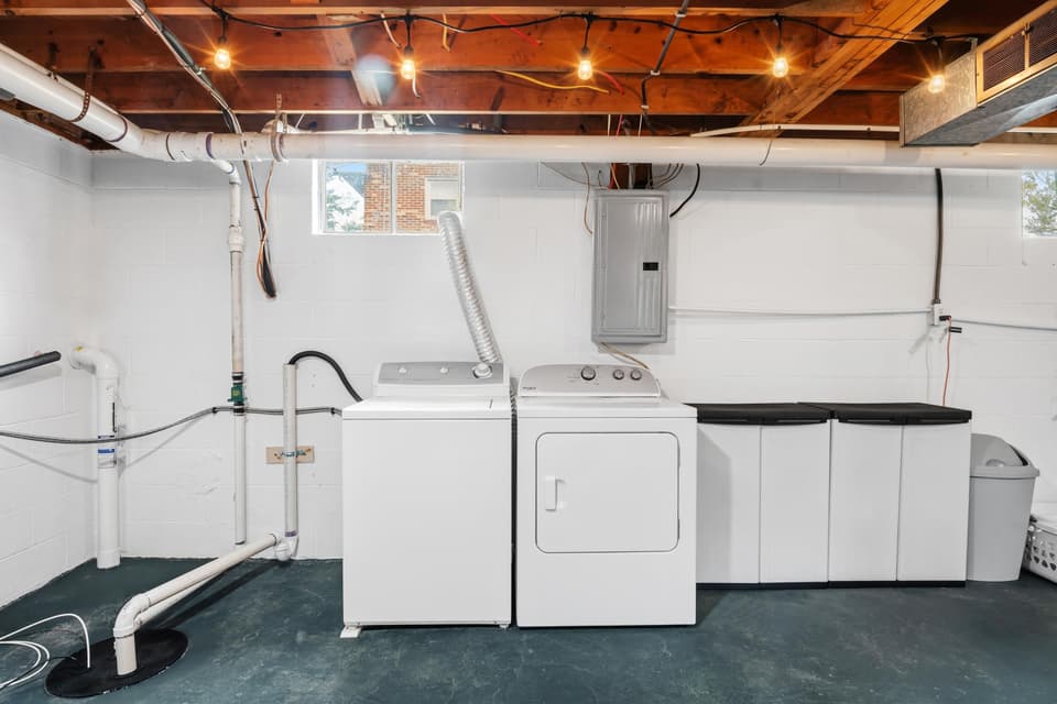 255 Fisher Street SE, photo 31 of 40