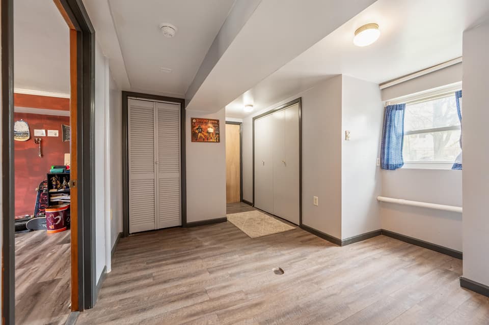 1380 Dow Street, photo 29 of 40