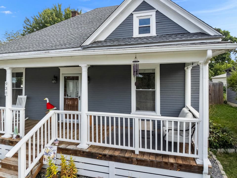 930 Harless Street, photo 6 of 40