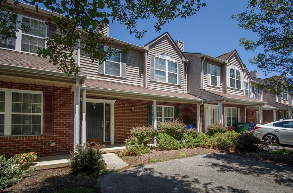 855 Oak Tree Boulevard, photo 2 of 31