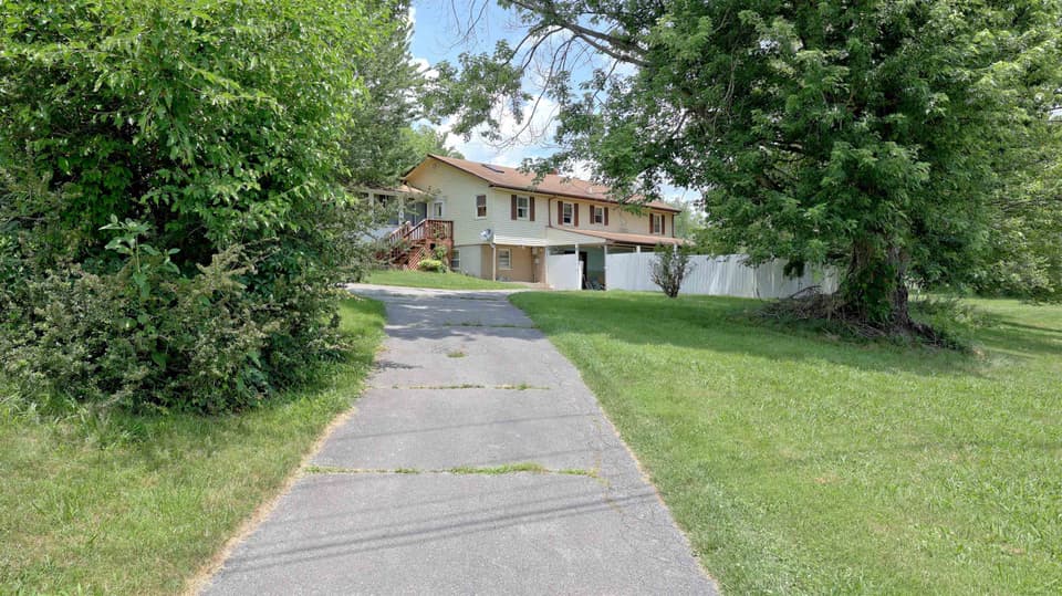 3204 Seven Mile Tree Road, photo 3 of 40