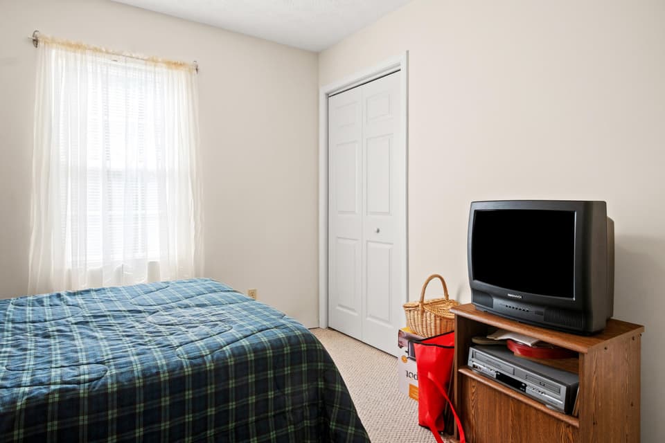 700 Warren Court, photo 23 of 40