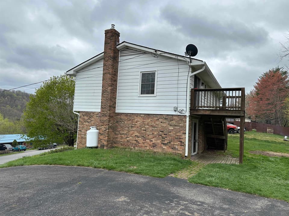 325 Mulberry Drive, photo 5 of 34