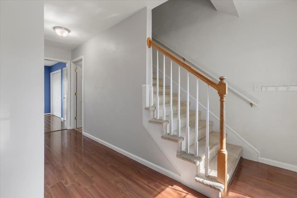 305 Sequoia Circle, photo 5 of 40