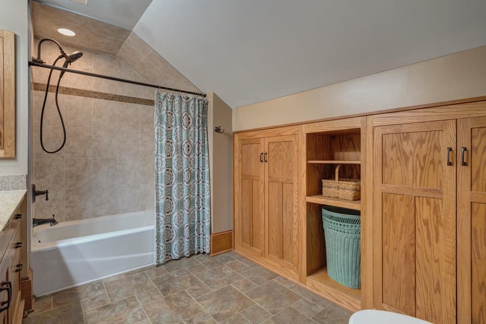 110 Lester Street, photo 37 of 40