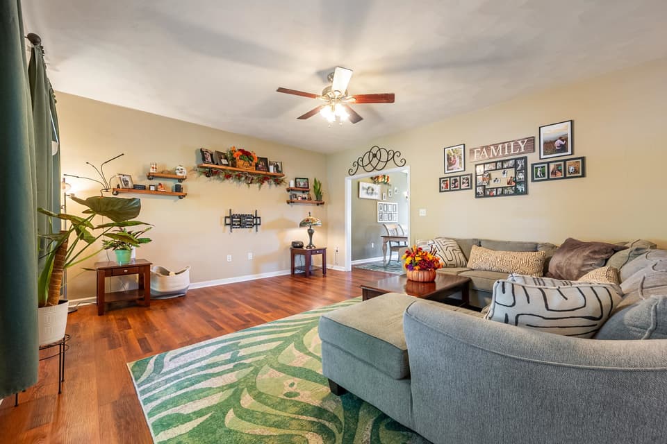 175 Wistaria Drive, photo 5 of 40