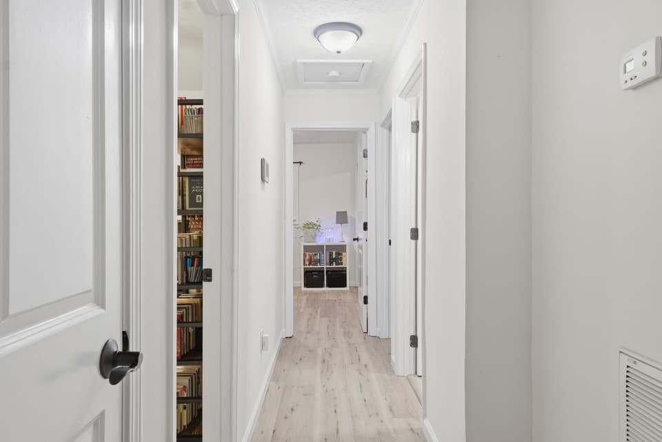 460 Chrisman Street, photo 13 of 30