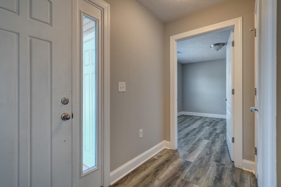 525 Twisted Oak Drive NW, photo 11 of 26