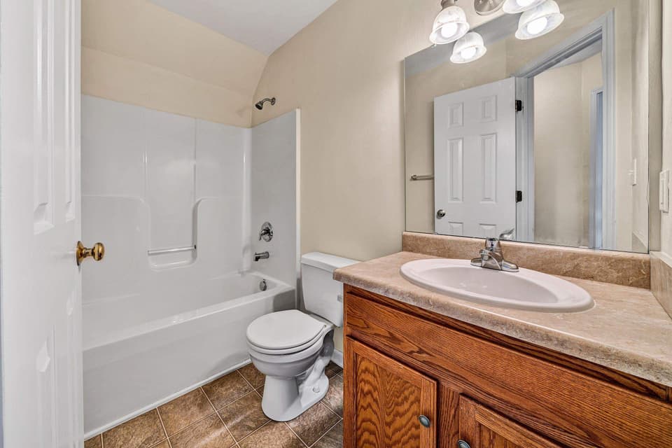 135 Wistaria Drive, photo 17 of 40