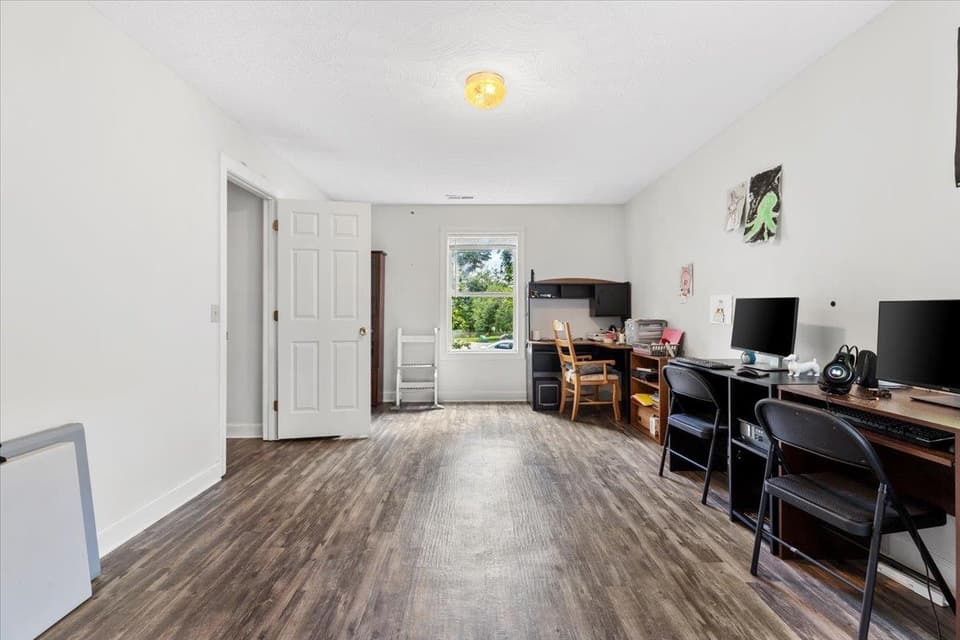 365 S Hill Drive, photo 9 of 40