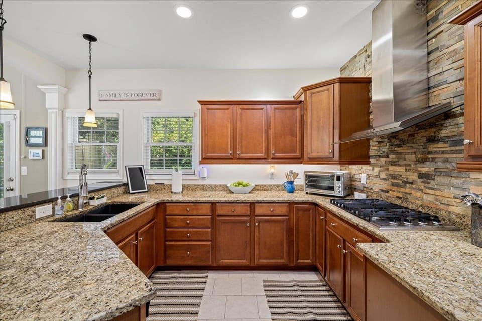 1031 Green Ridge Road, photo 10 of 40
